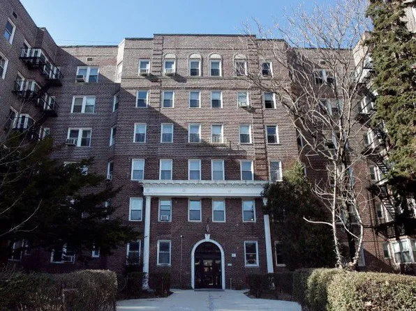 140 E 2nd St APT 5H, Brooklyn, NY 11218