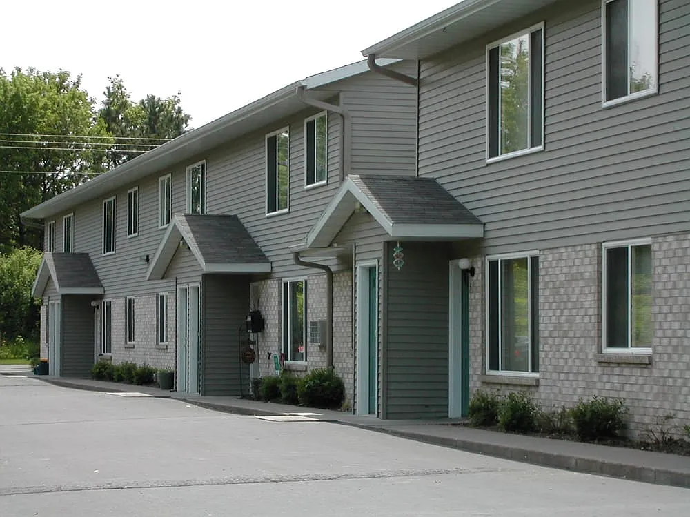 Park Meadows Apartments — Photo 1