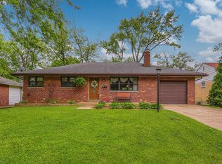 1921 Hurstgreen Dr, Saint Louis, MO 63114