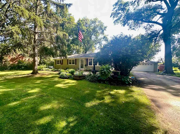 10351 Montague Rd, Winnebago, IL 61088