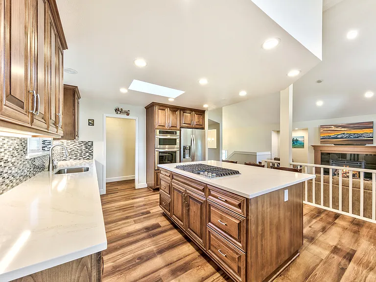 1661 Venice Dr — Photo 10