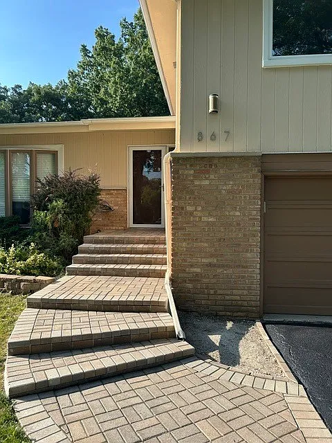 4 bed, 2.5 bath, 2000 sqft, $4,500 — Photo 3