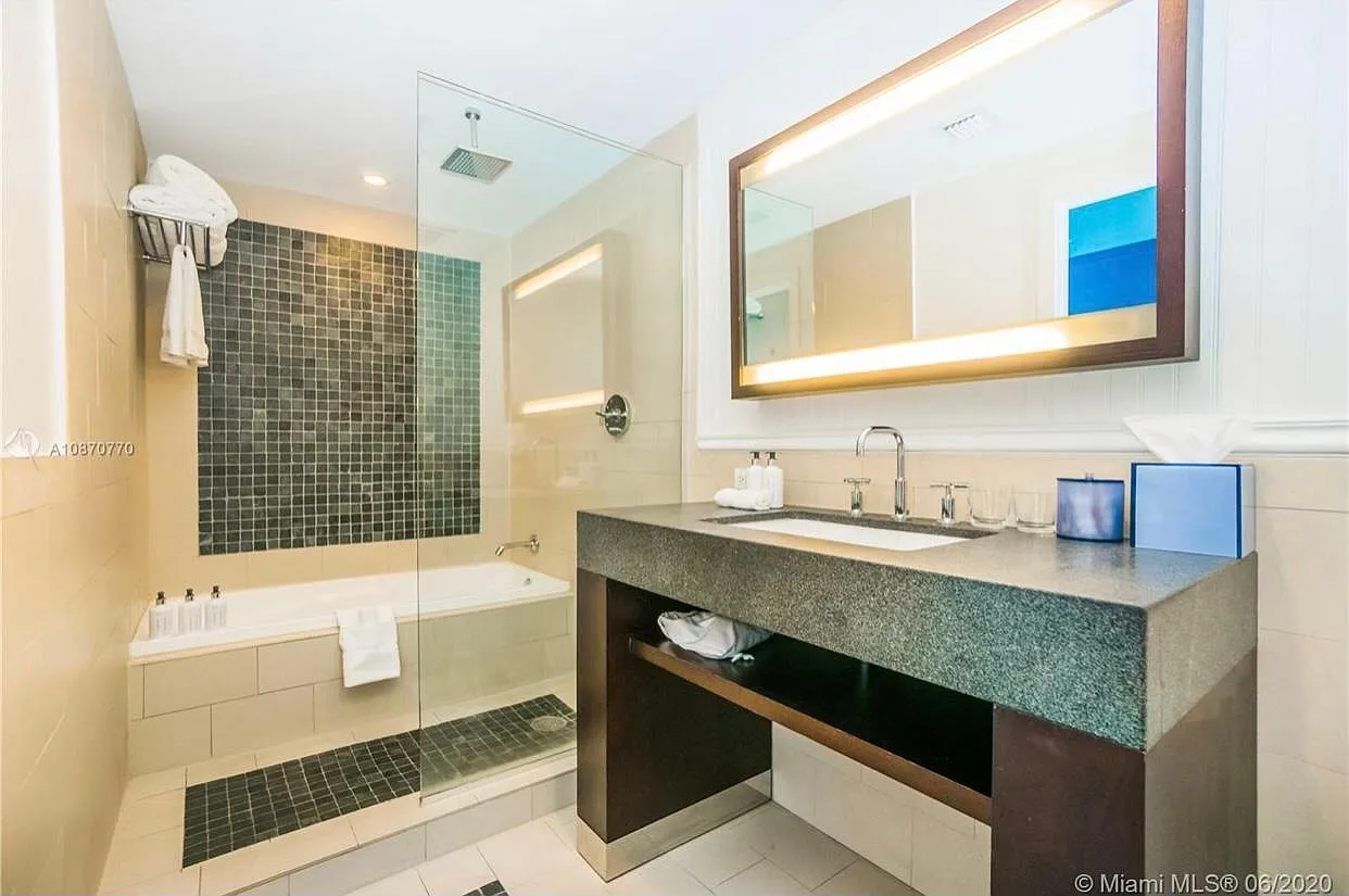 1 bed, 700 sqft, $10,000 — Photo 3