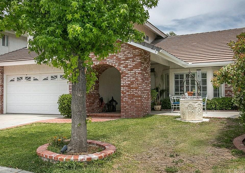 1st image of 28202 Tamarack Ln