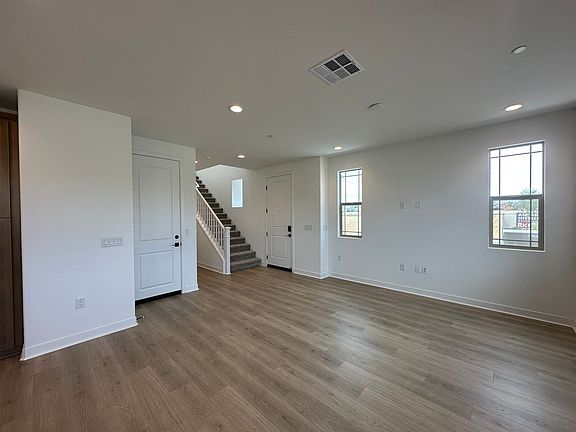 3rd image of 29561 Monarch Rd