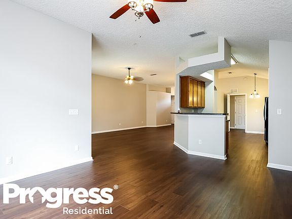 3rd image of 6866 Morse Oaks Dr