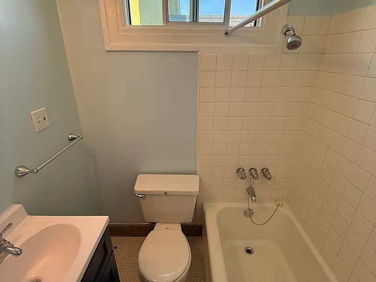1714 Castro St — Photo 19