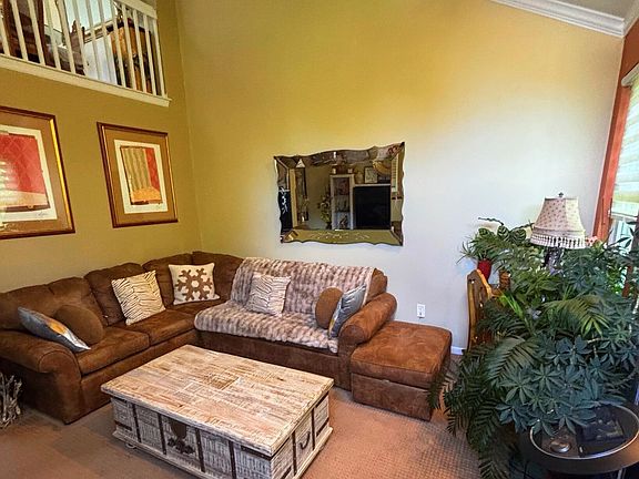 4th image of 558 Thornhill Ct