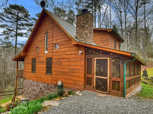 111 Roaring Creek Dr, Epworth, GA 30541