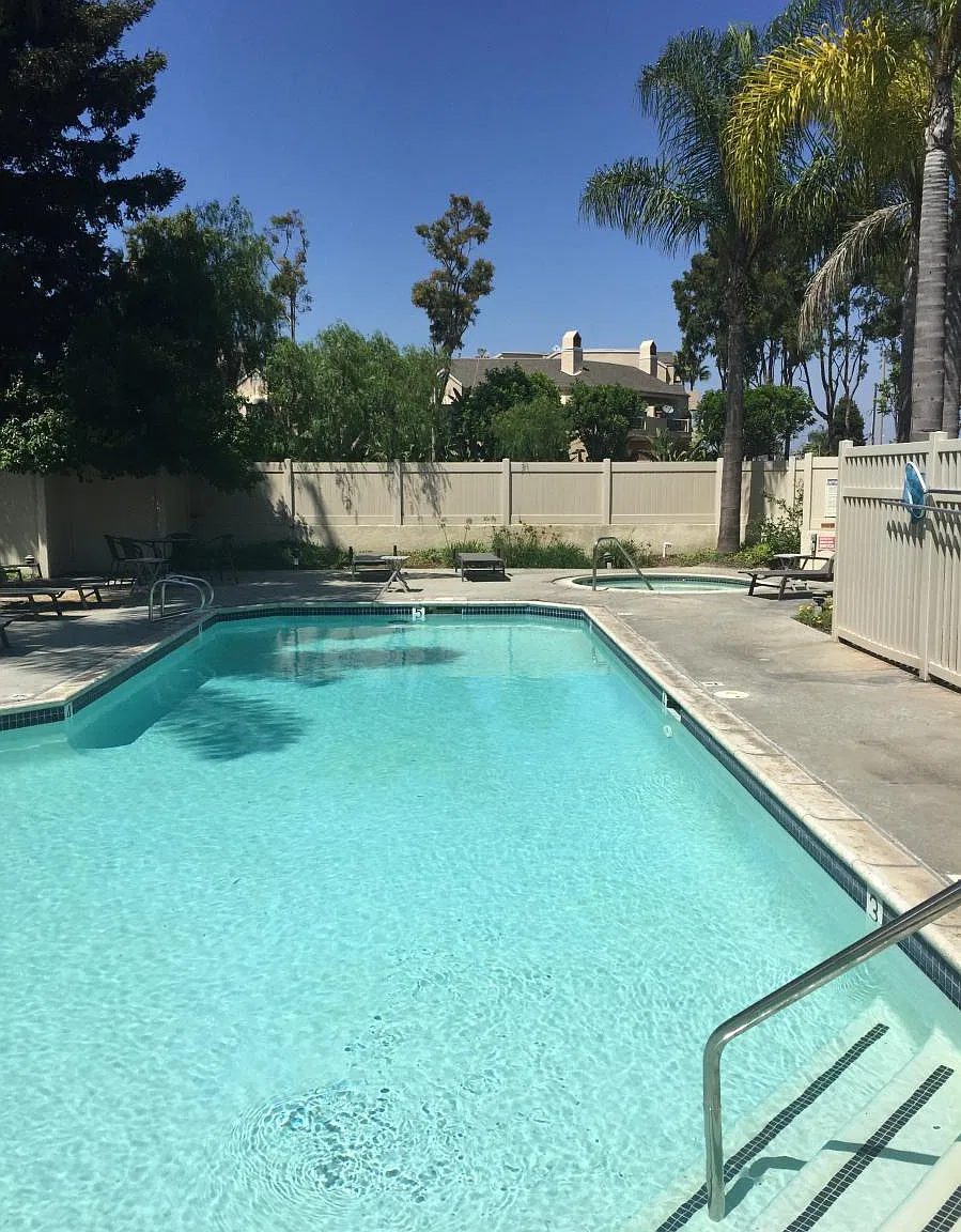 2 bed, 1200 sqft, $3,175 — Photo 1