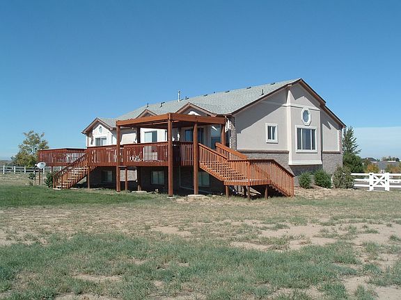 Deck/Pergola & Fenced Yard