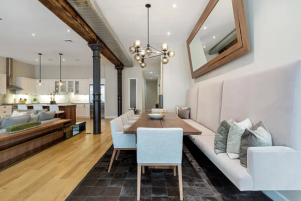 Rented by CORE | media 9