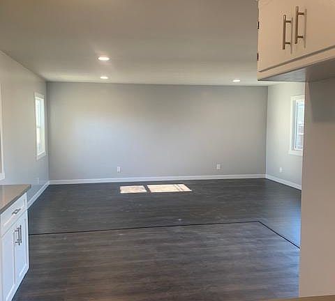 3rd image of 11147 Condon Ave