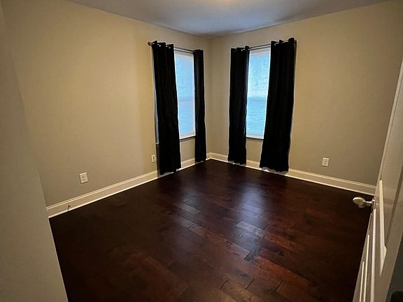 2nd image of 518 Vintage Green Ln #518