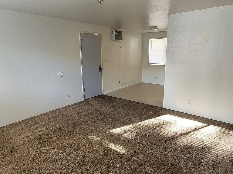 10 Talent Ave — Photo 2