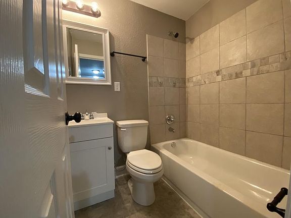 5th image of 377 Clarice Dr