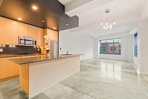 1166 Washington St #303 Photo 1