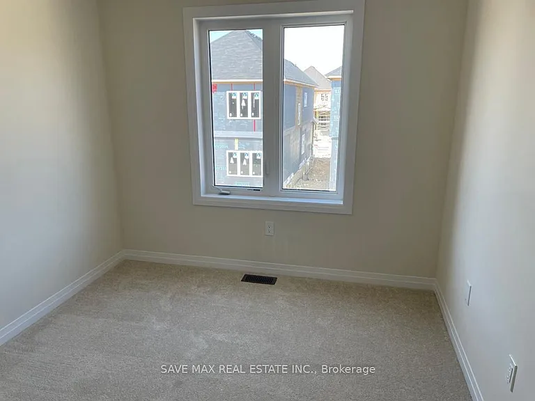 19 Bowery Rd — Photo 21