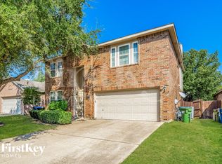 1208 Indian Trail Rd, Roanoke, TX 76262