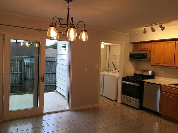 2nd image of 6454 Colonial Knl