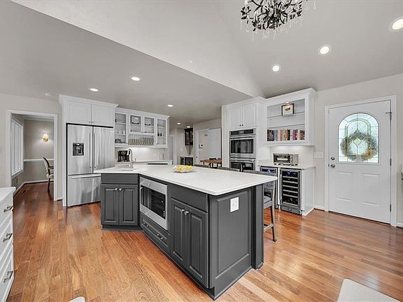 5th image of 2044 Hallmark Way