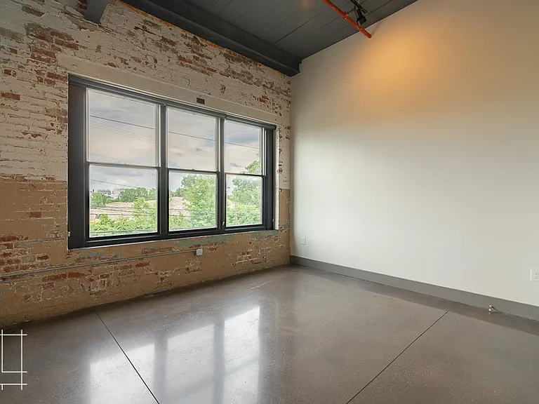 Wonder Bread Lofts — Photo 73