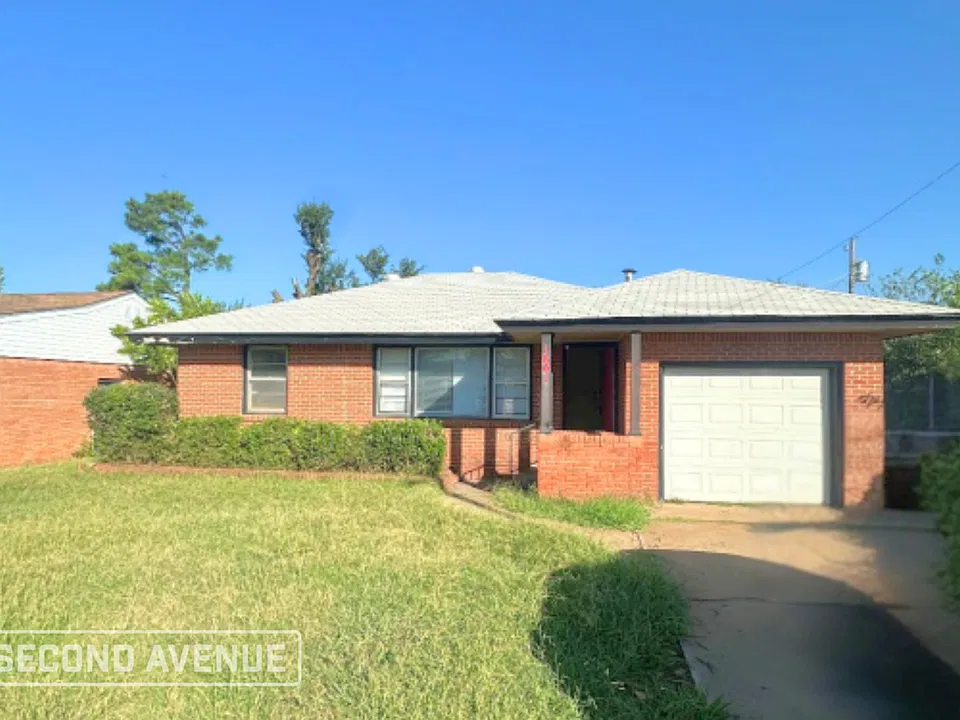 1601 Reding Dr