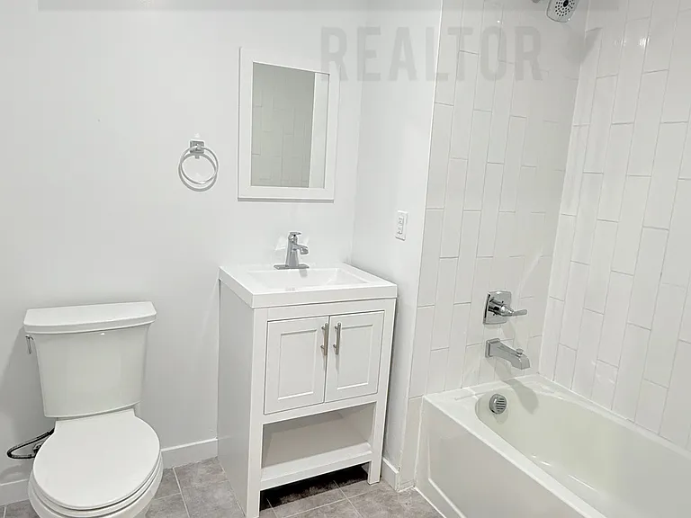 180 Cedar St #27 — Photo 5