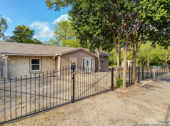 2nd image of 323 Havana Dr