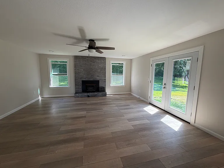 2409 Williams Rd — Photo 4