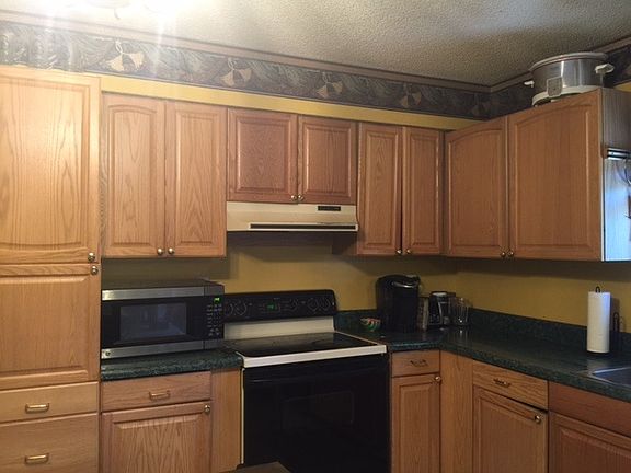 eat in kitchen