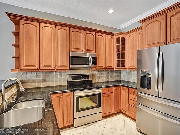 3rd image of 3055 NE 49th St #3055