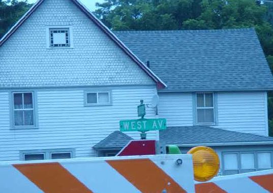 2nd image of 1129 West Ave