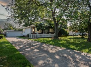 6577 Maplehurst Rd, North Olmsted, OH 44070