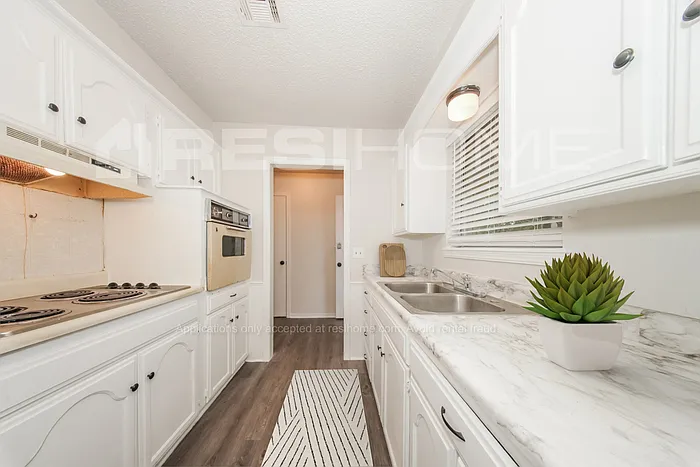 1832 N Gale Ave — Photo 4
