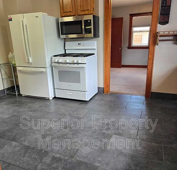 611 Seymour Ave — Photo 7