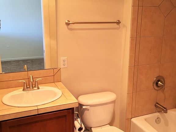 4th image of 4020 S Steele St