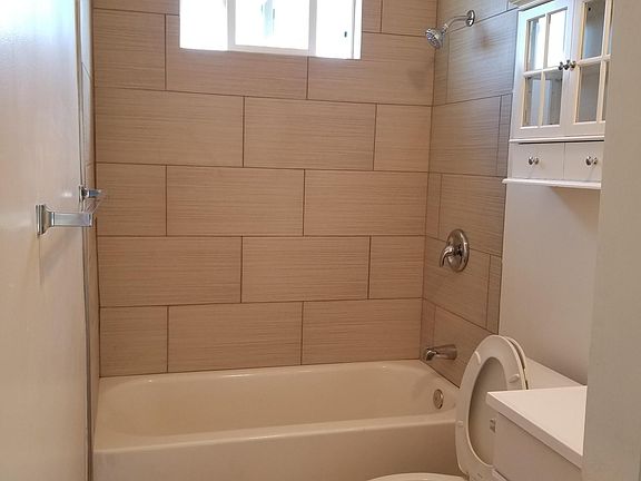 5th image of 10420 Miloann St Unit A