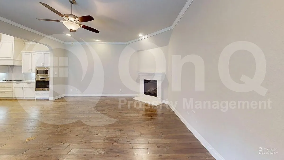 3 bed, 2.5 bath, 3147 sqft, $3,400 — Photo 4