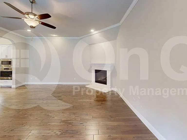 4213 Wellesley Ave — Photo 8