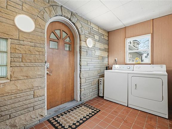 2nd image of 196 Glen Rd