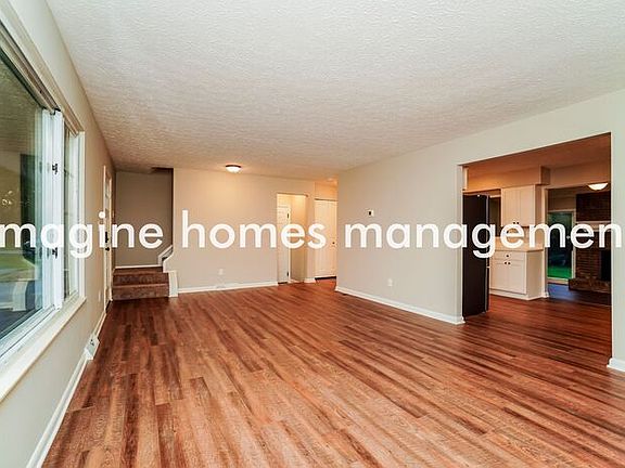 4th image of 981 Hampton Dr