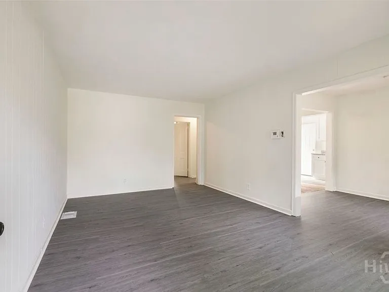 1321 E 55th St #1321 — Photo 3