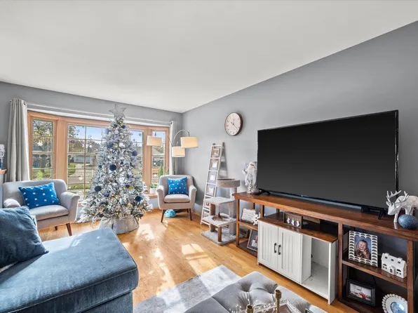 7738 West Eden PLACE, Milwaukee, WI 53220