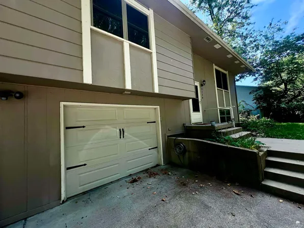 3228 Ella Ln, Manhattan, KS 66502