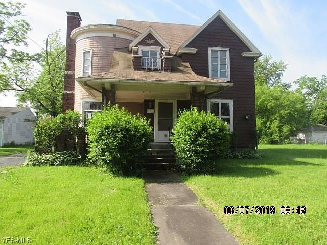 1st image of 1013 W 8th St