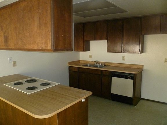 5th image of 6116 Dewey Dr