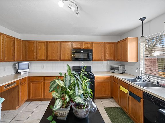 3rd image of 2514 Raintree Village Dr