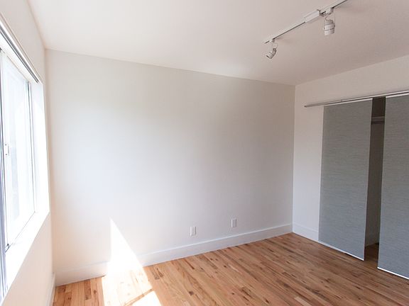 3rd image of 201 Avenue 55 APT 201