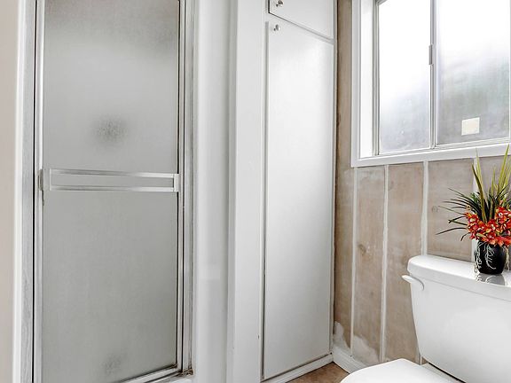 5th image of 7044 Alabama Ave APT 14